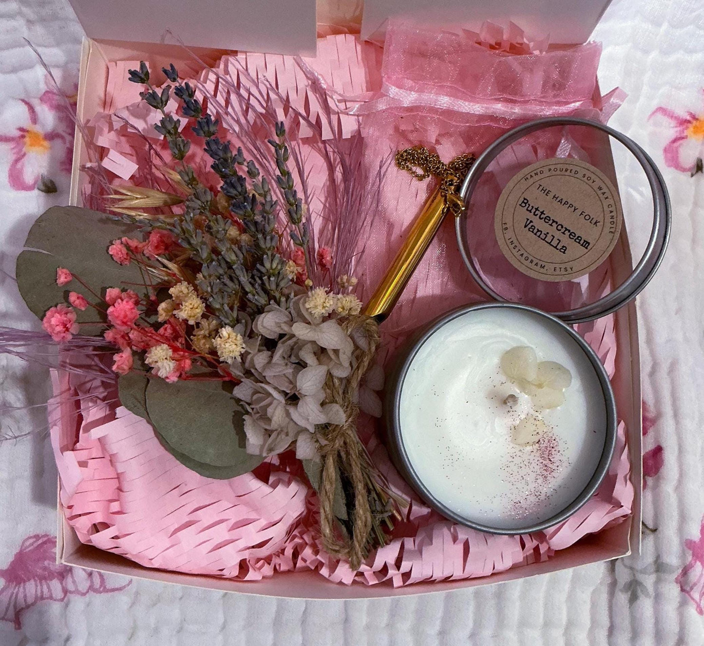 Gift Box with Breathing Necklace Candle and Dried Flowers