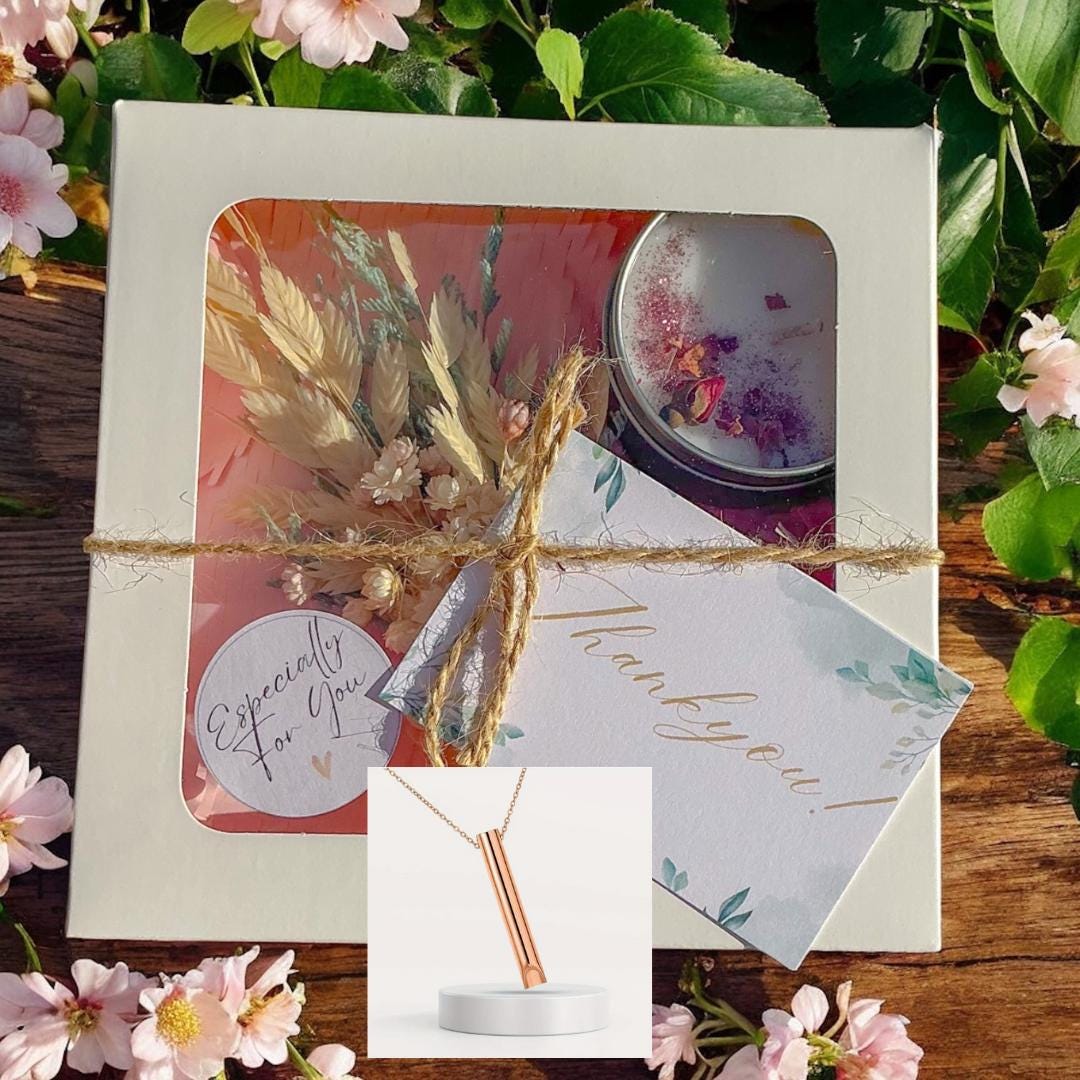 Gift Box with Breathing Necklace Candle and Dried Flowers
