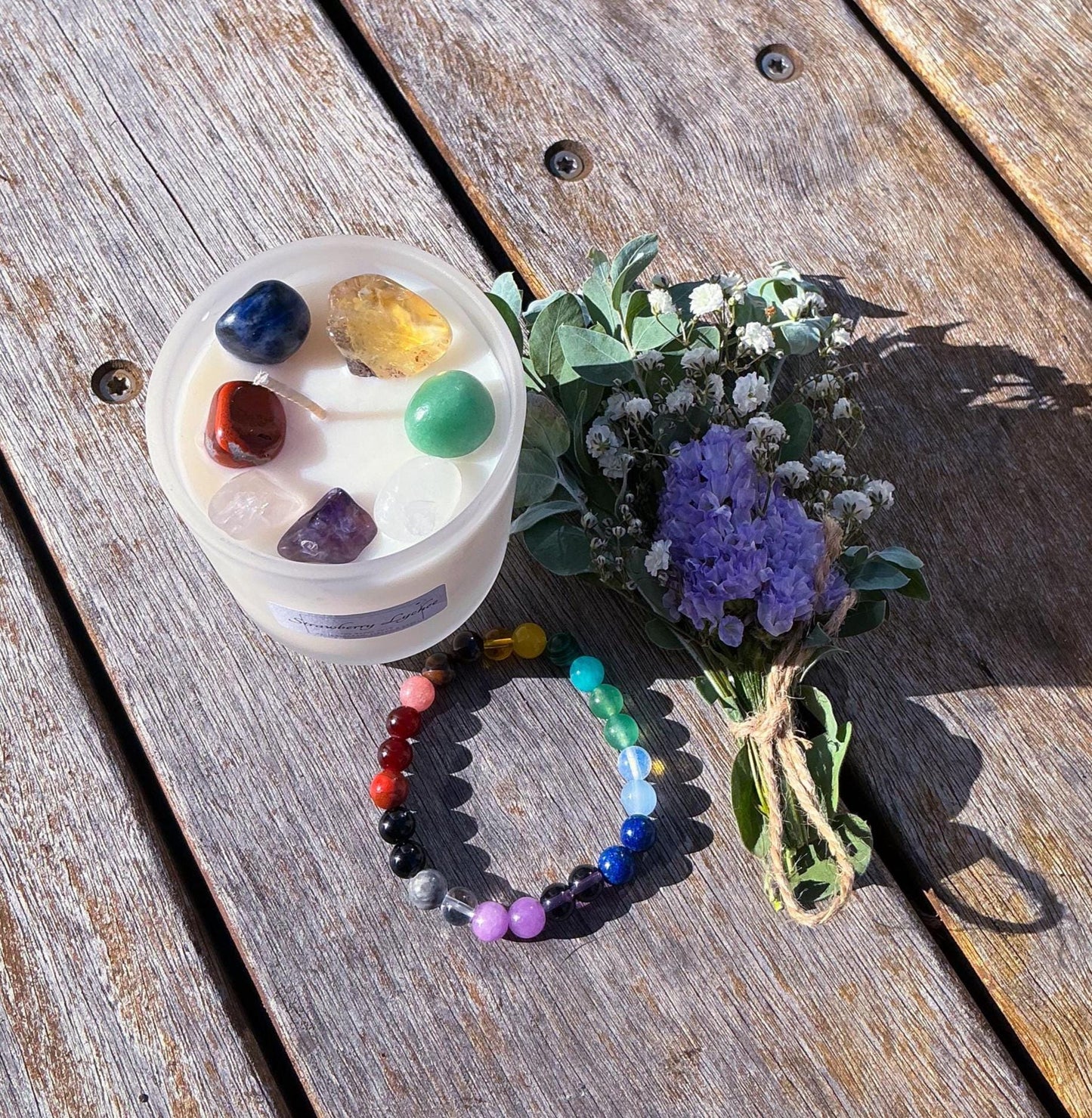 Chakra Crystal Candle & Bracelet Gift Box–Aromatherapy Candle with Crystals + Chakra Bracelet+Dried Floral Posy–Spiritual Self Care Gift