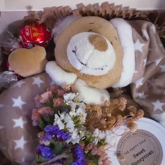 New Baby Gift Box – Candle, Body Bar, Soft Toy, Flowers & Chocolate – Baby Shower Keepsake Hamper for Newborn-New Baby Gift-Baby Gift Box