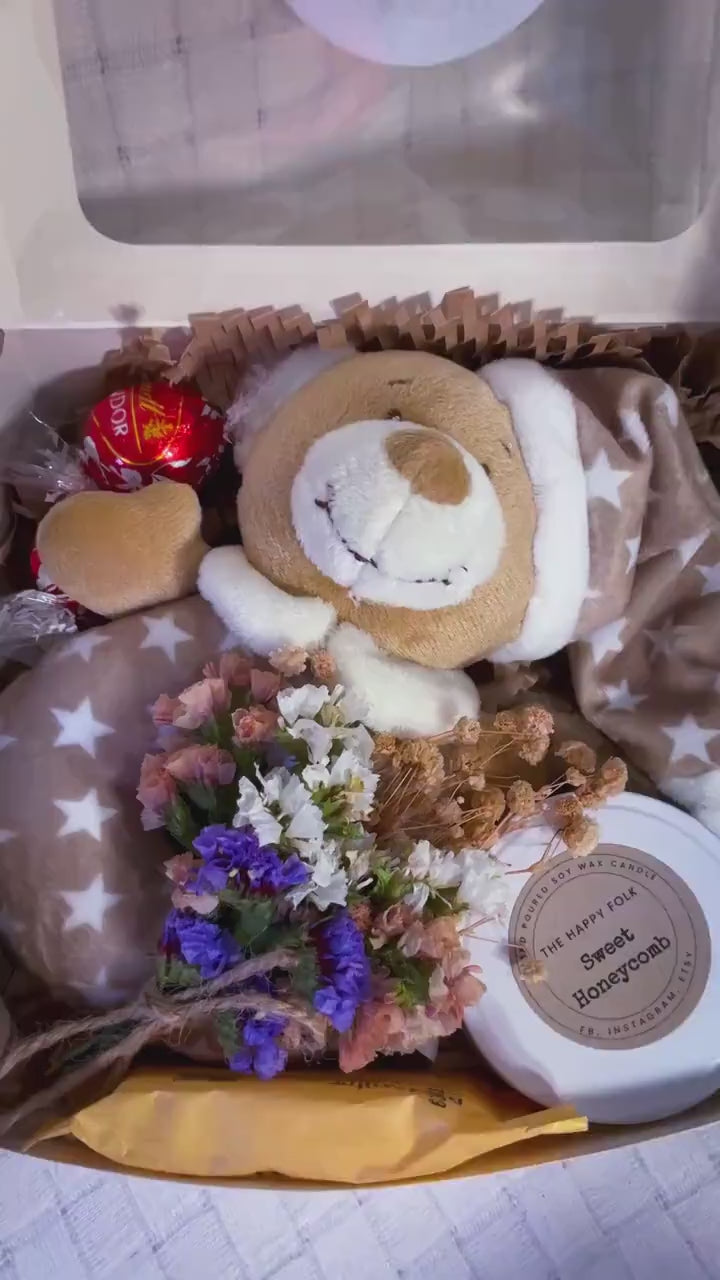 New Baby Gift Box – Candle, Body Bar, Soft Toy, Flowers & Chocolate – Baby Shower Keepsake Hamper for Newborn-New Baby Gift-Baby Gift Box